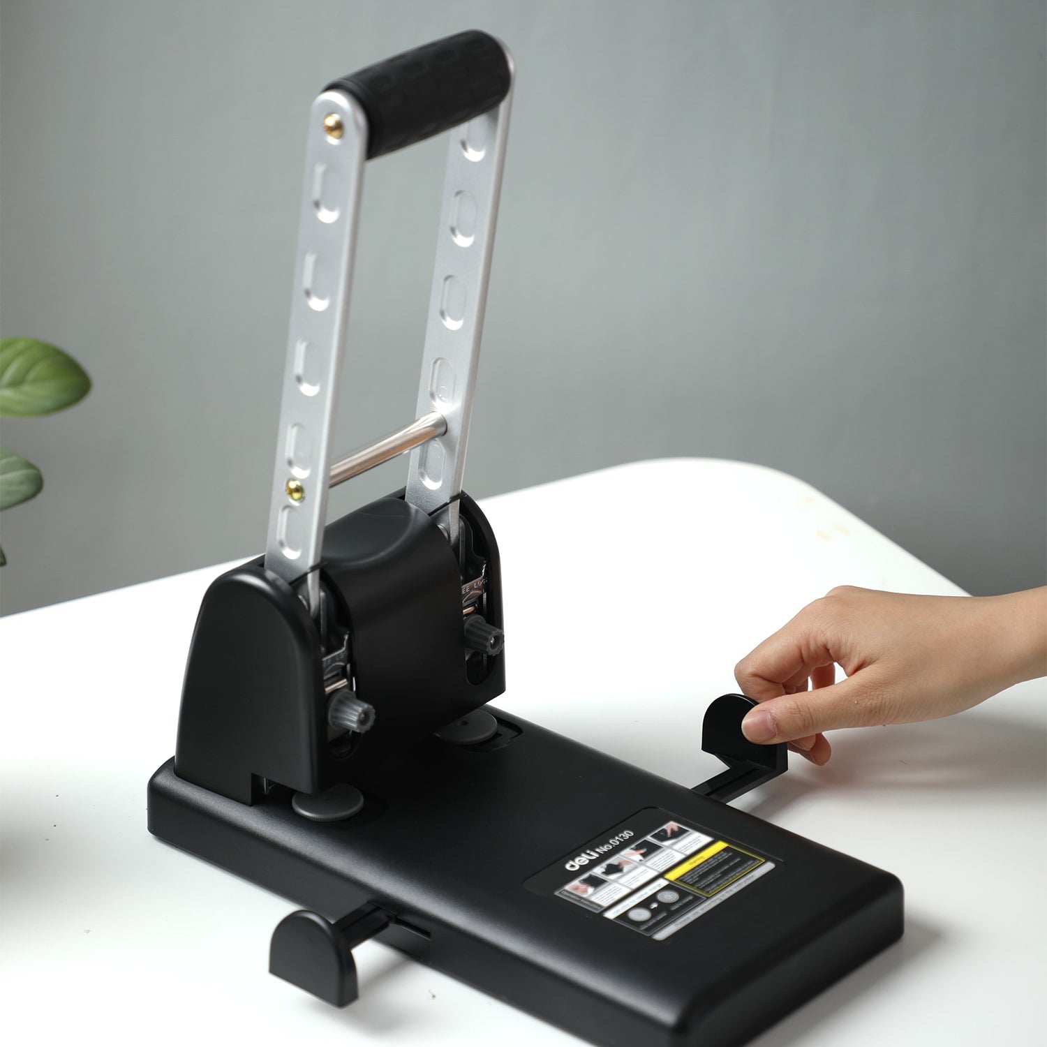 PERFORATOR 100 COLI MODEL E0130 NEGRU DELI