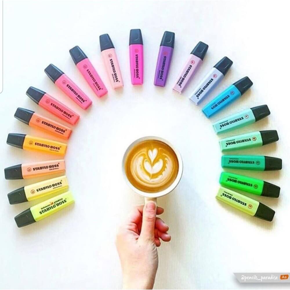 Textmarker Stabilo Boss Original, 15 culori/set, 9 culori fluorescente, 6 culori pastelate, cu suport de birou