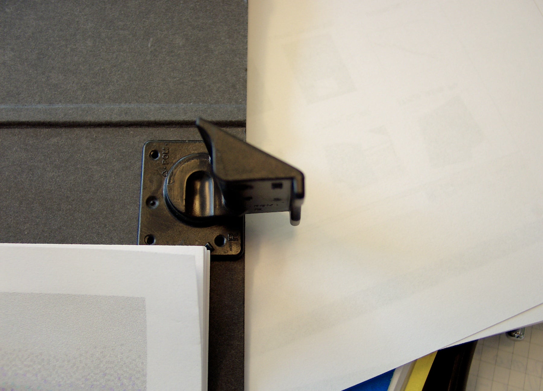 BIBLIORAFT SUSPENDABIL 5MM NEGRU LEITZ