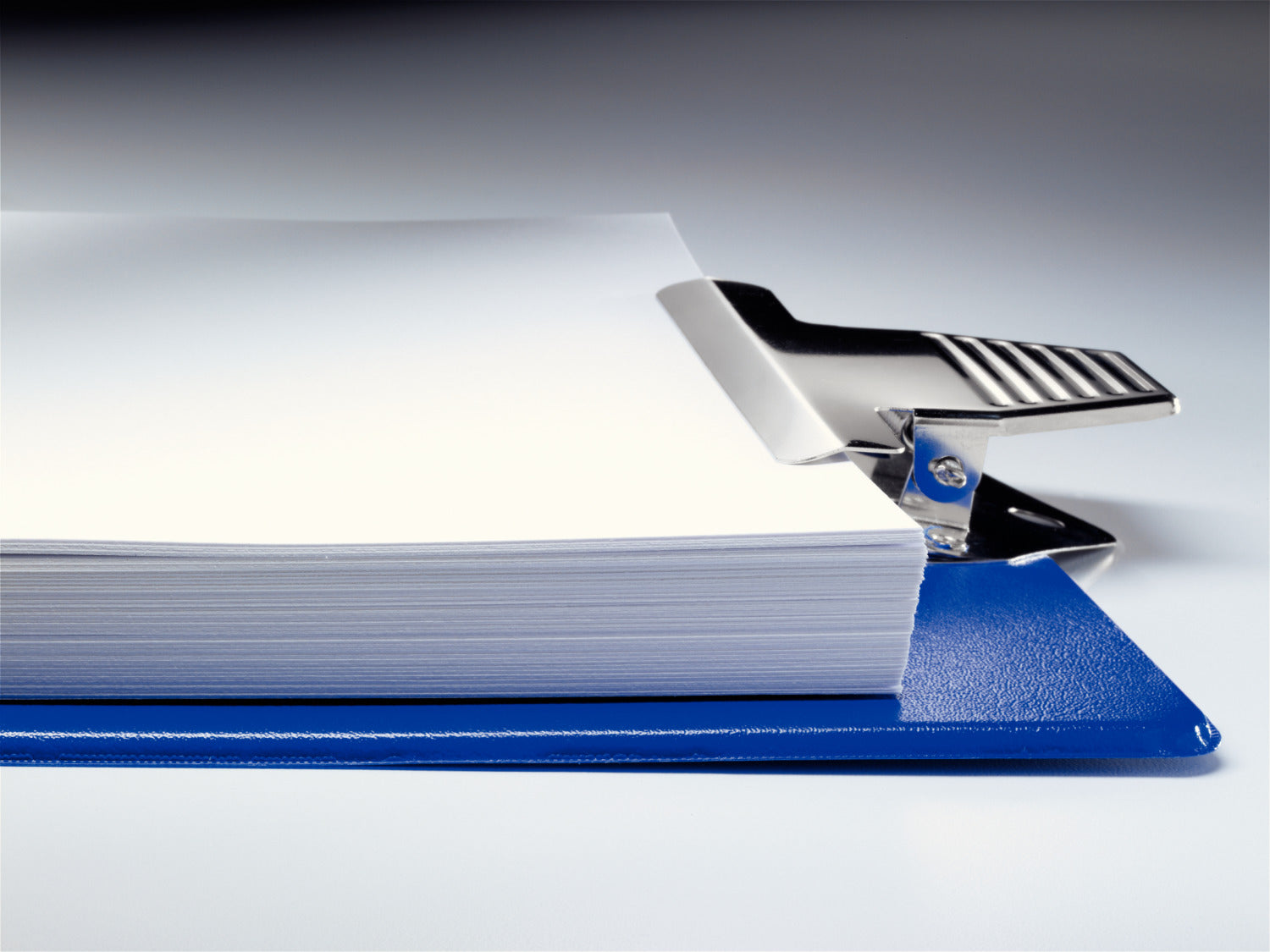 CLIPBOARD SIMPLU ALBASTRU MAXI ESSELTE