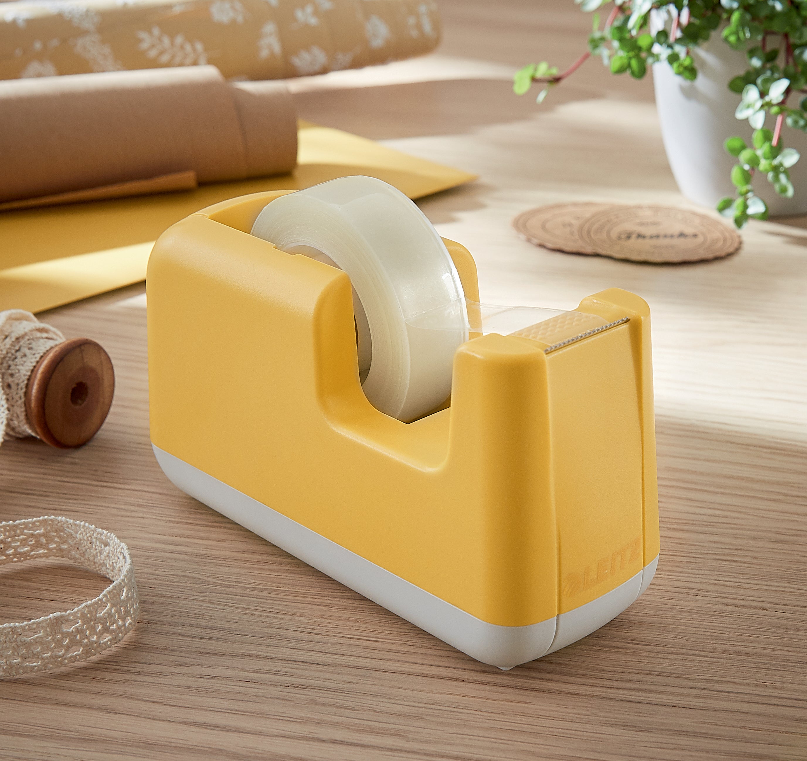 DISPENSER BANDA ADEZIVA 19 MM x 33 M GALBEN CHIHLIMBAR COSY LEITZ