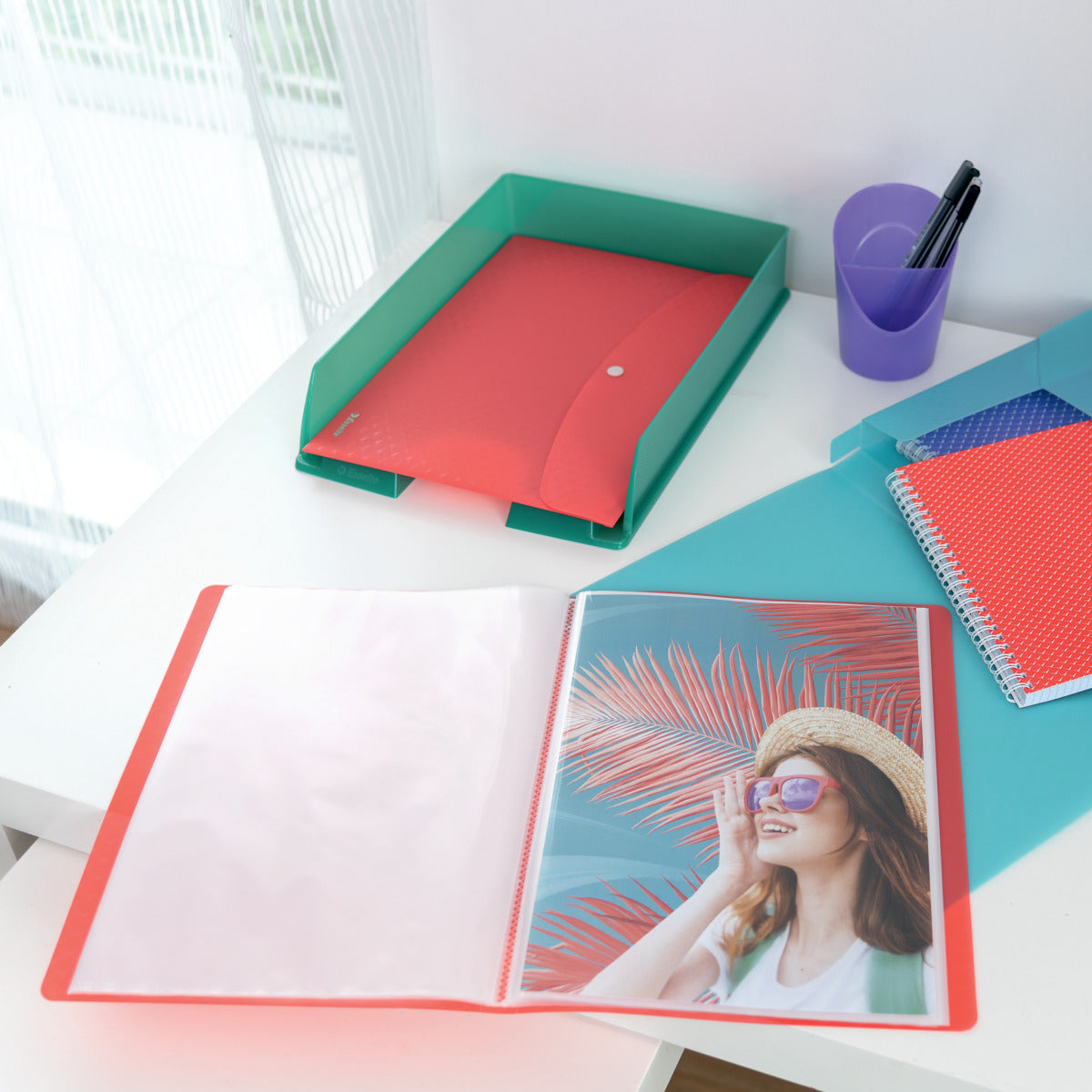 MAPA PREZENTARE 40 FOLII COPERTA FLEXIBILA ALBASTRA COLOUR'BREEZE ESSELTE