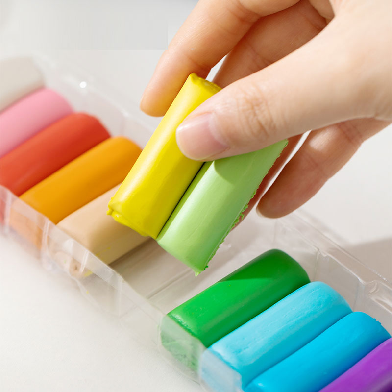 PLASTILINA 12 CULORI 200G POLYBAG DELI