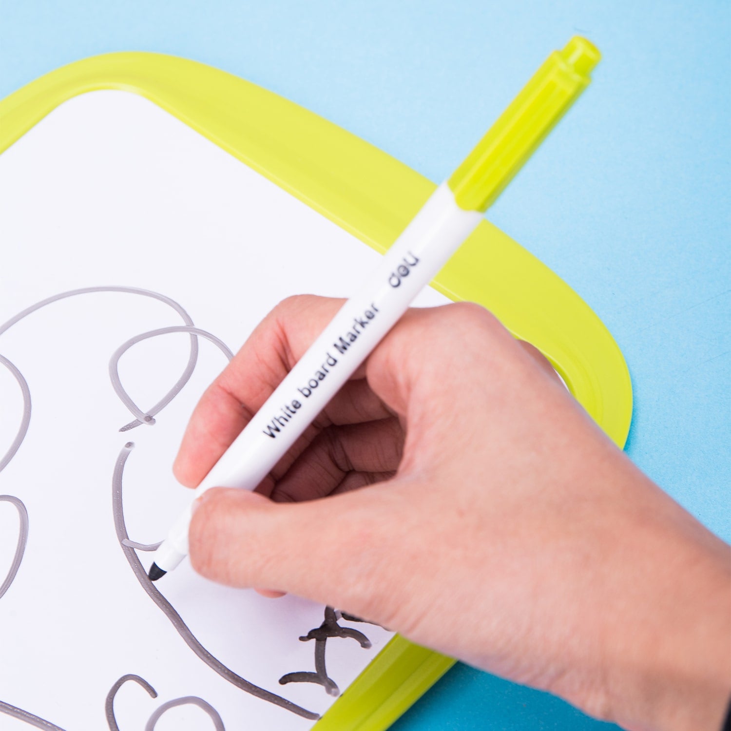 WHITEBOARD SCOLAR CU RAMA PLASTIC 30*21CM DELI