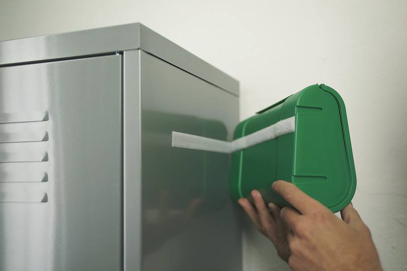 BANDA ADEZIVA CU ARICI NEAGRA 1M*20MM TESA