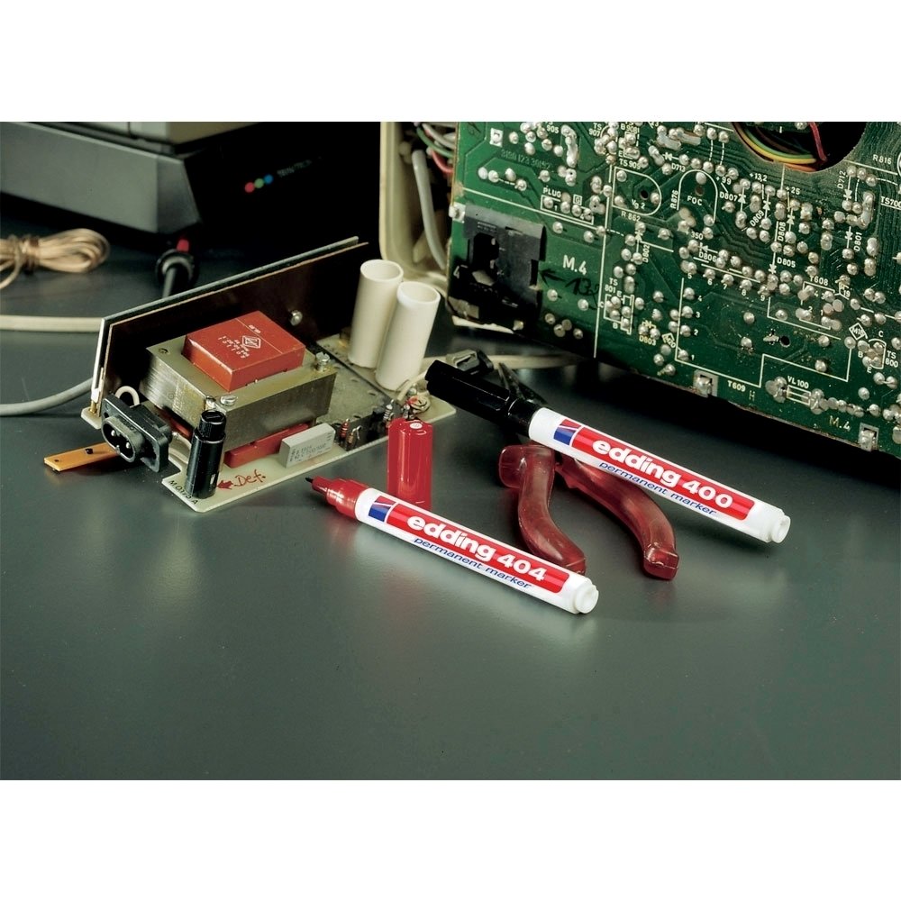 Marker permanent Edding 400, corp plastic, varf rotund, 1 mm, rosu