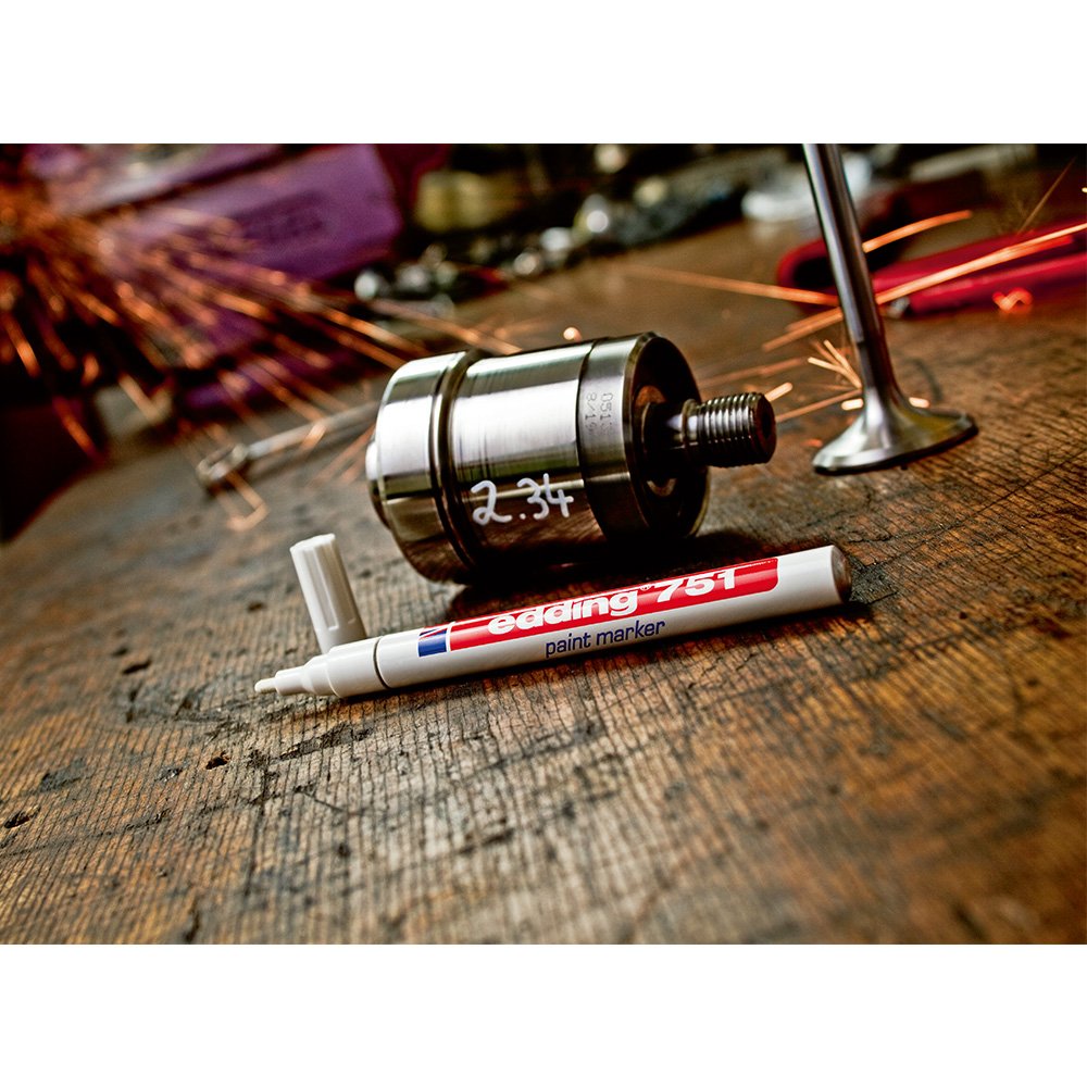 Marker permanent Edding 751 cu vopsea, corp metalic, varf rotund, 1-2 mm, negru