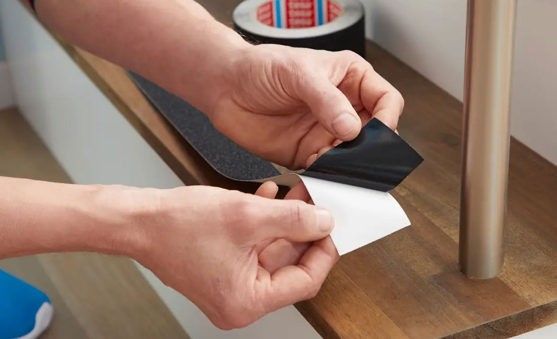 BANDA ADEZIVA ANTIALUNECARE NEAGRA 5M*50MM TESA