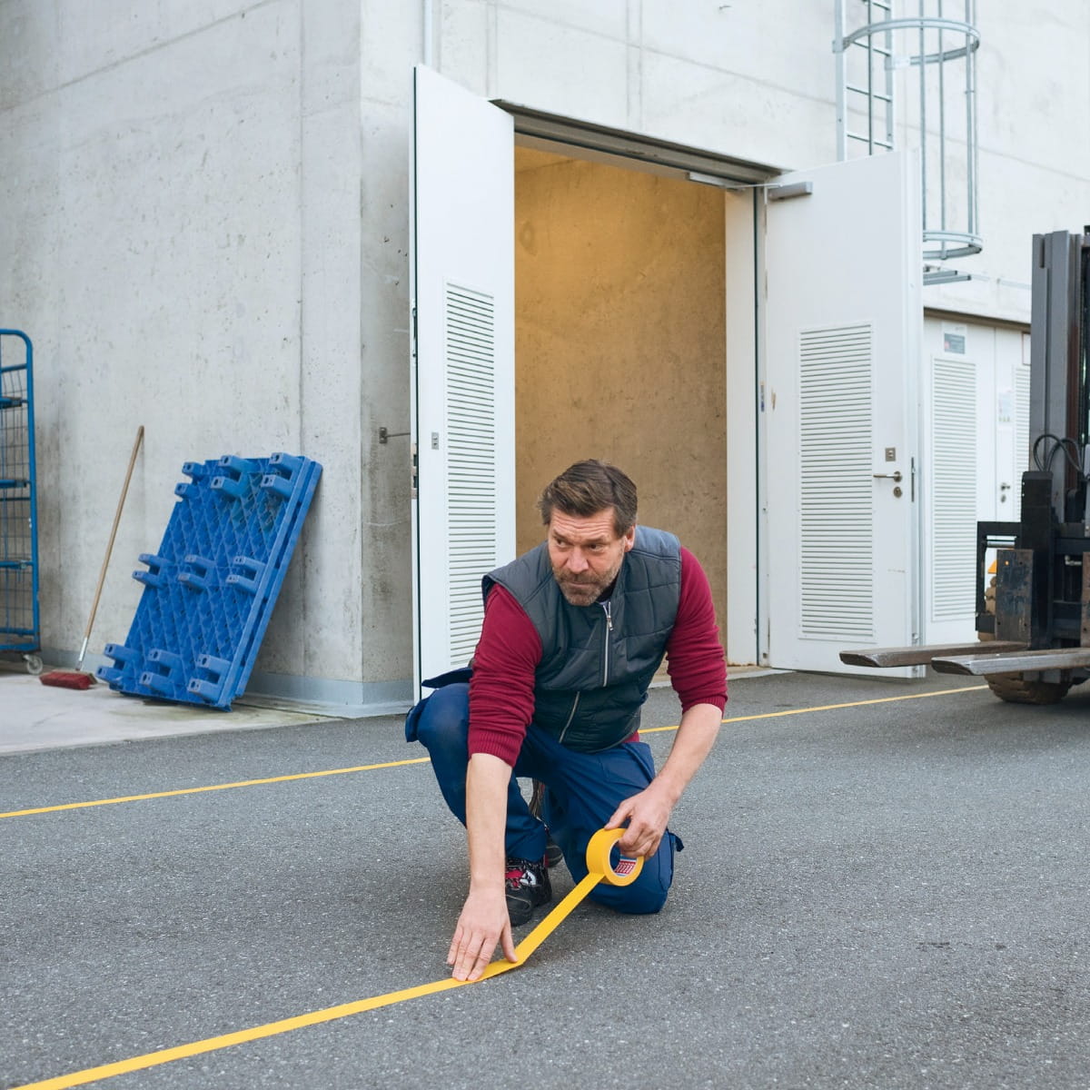 BANDA ADEZIVA MARCARE GALBENA 33M 50MM TESA