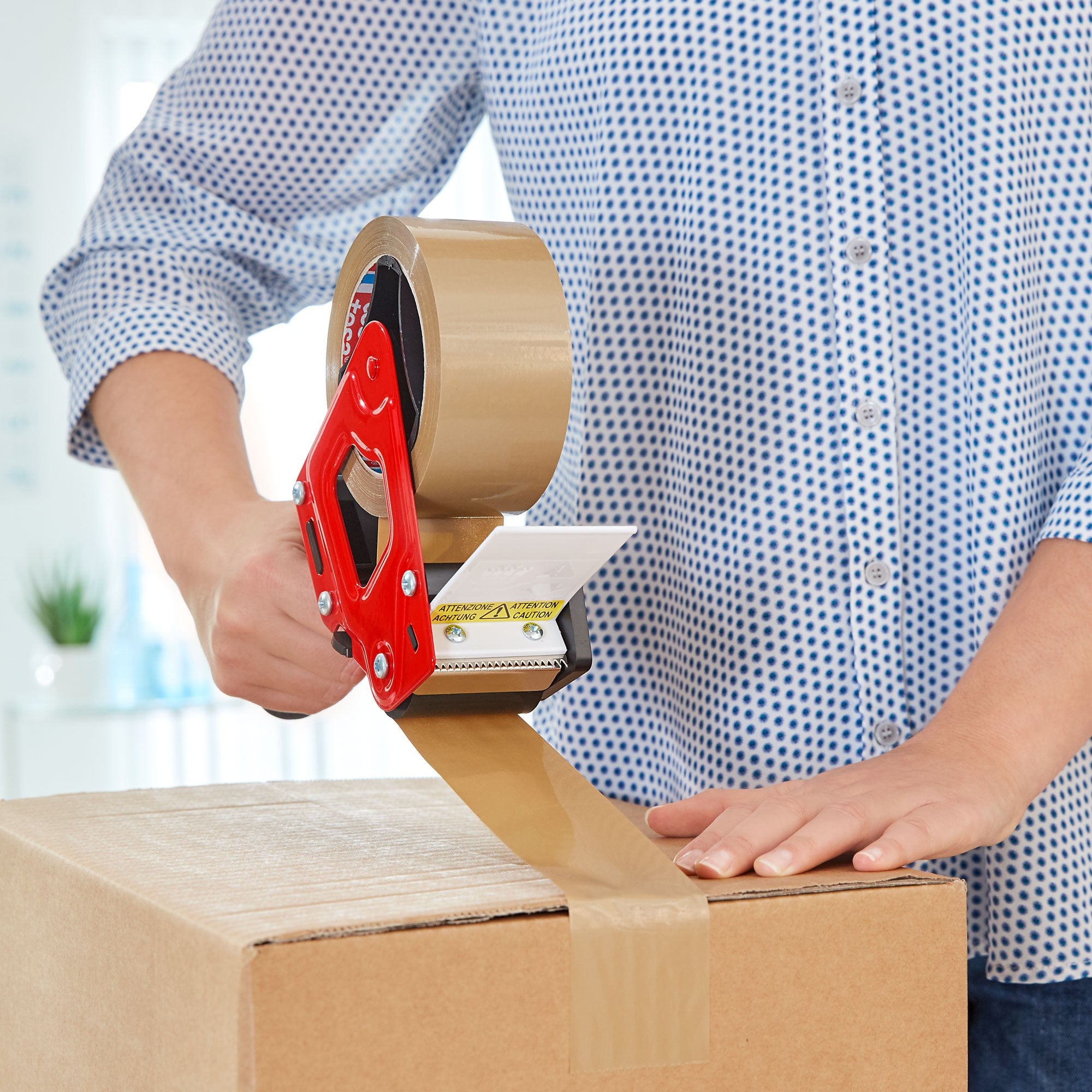 DERULATOR BANDA + BANDA ADEZIVA TESA 50M 48MM