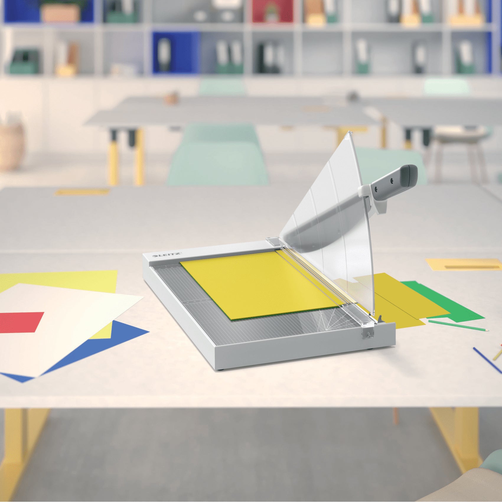 GHILOTINA CU PARGHIE OFFICE PRECISION A4 15COLI INDICATOR LASER LEITZ