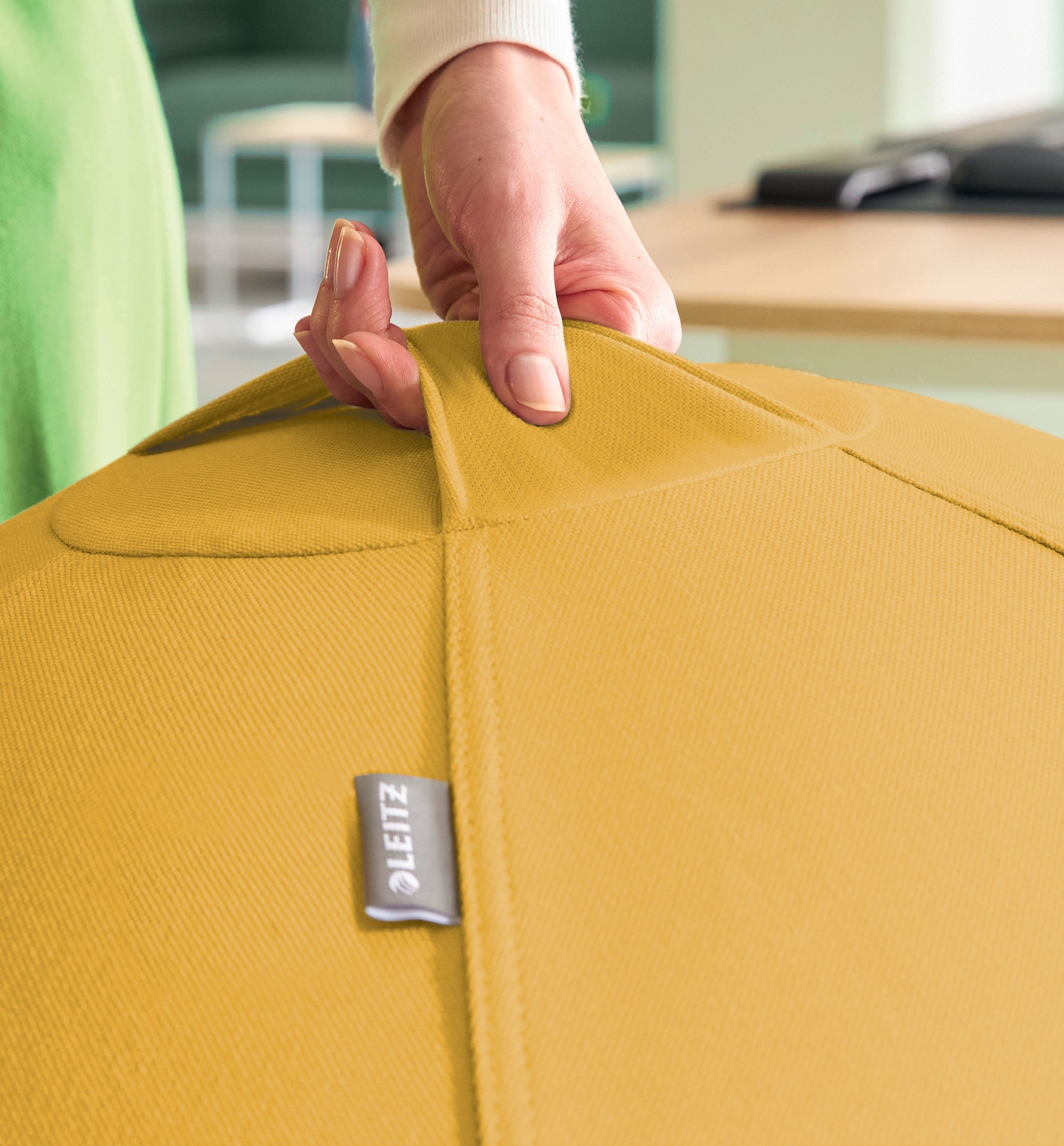 MINGE ERGONOMICA PT SEZUT SAU FITNESS GALBEN CHIHLIMBAR LEITZ