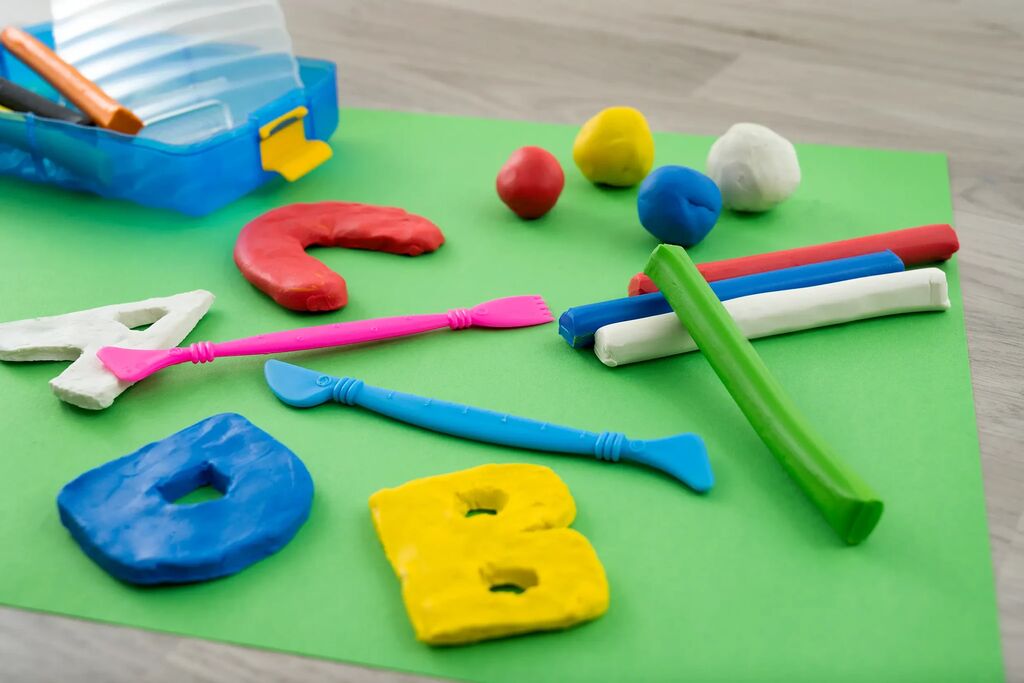 PLASTILINA 10 CULORI CUTIE PLASTIC EBERHARD FABER